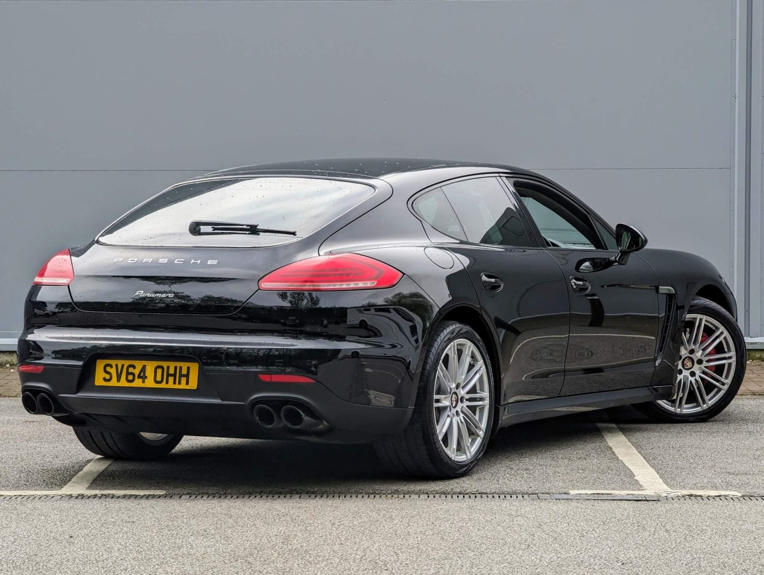 Porsche Panamera Listing Image