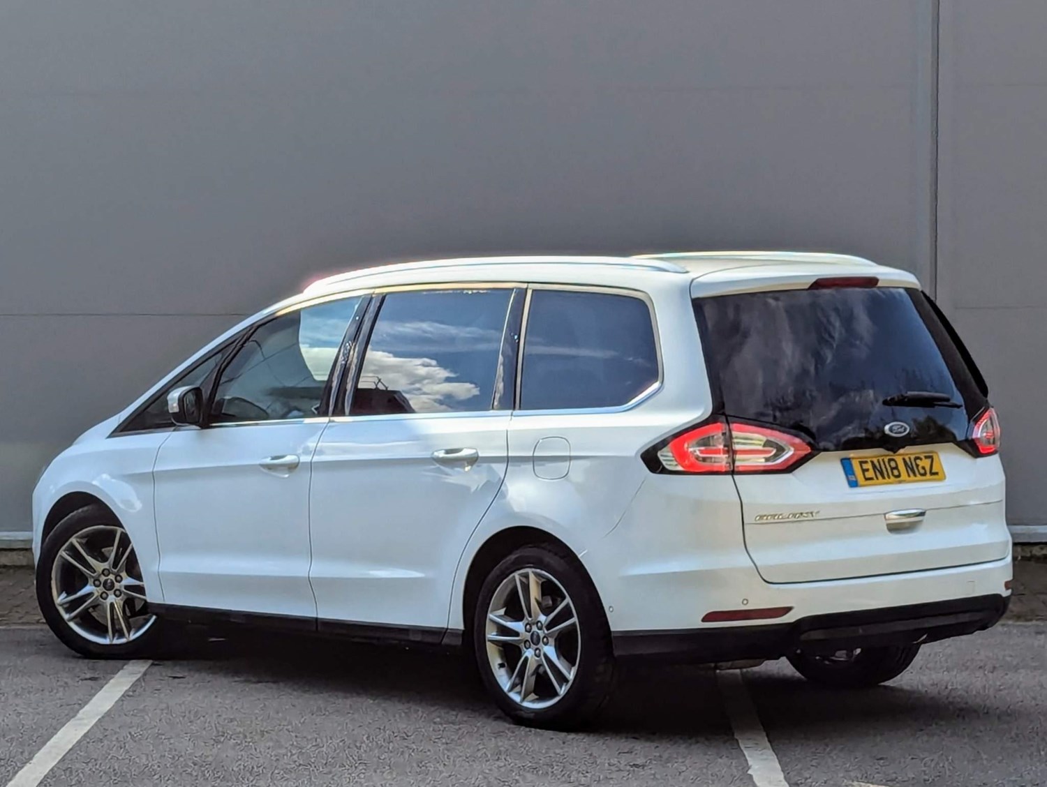 Ford Galaxy Listing Image