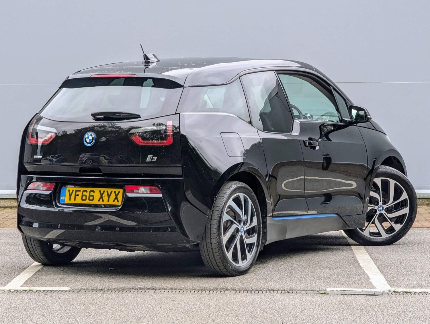 BMW i3 Listing Image