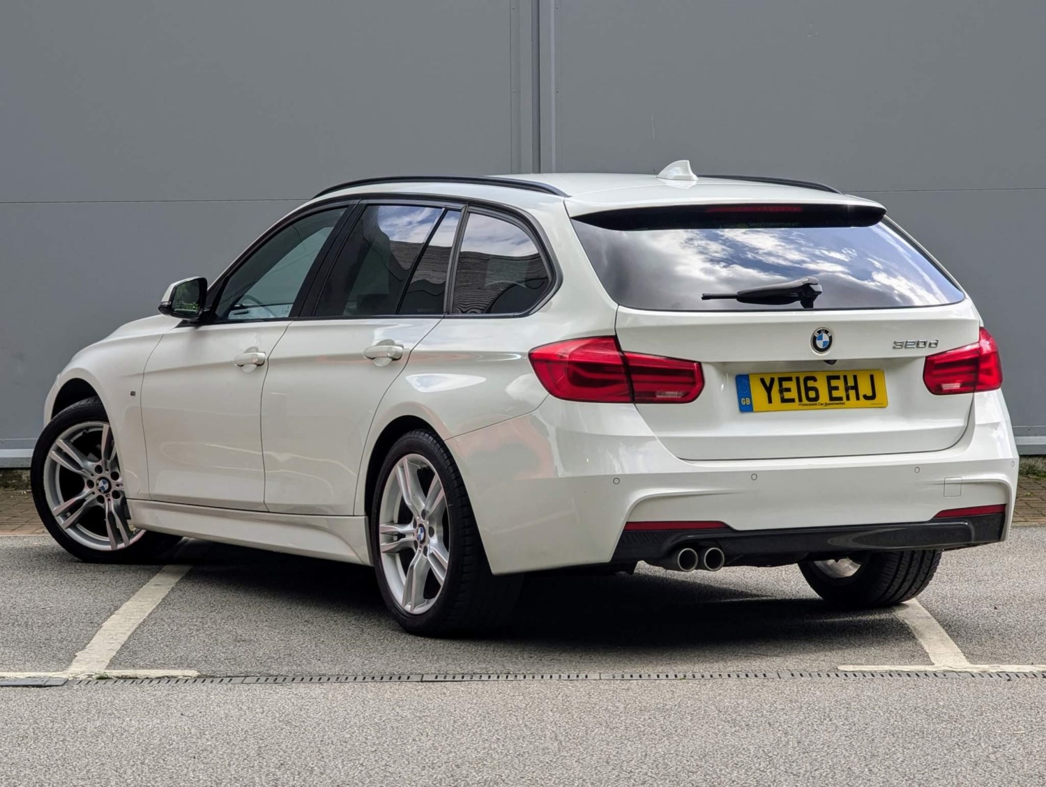 BMW 3 Series Listing Image