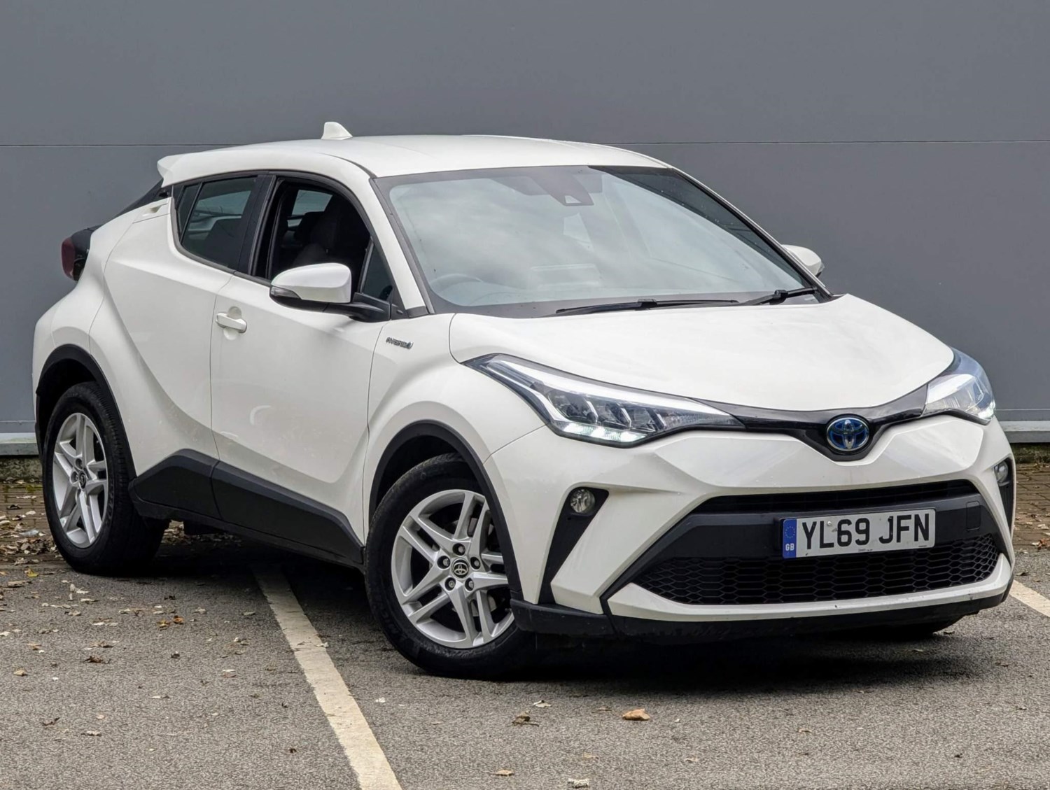 Toyota C-HR Listing Image