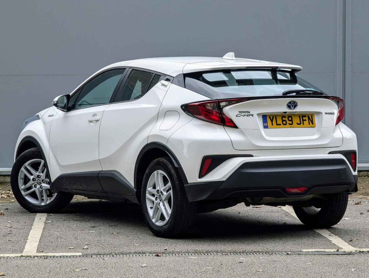 Toyota C-HR Listing Image