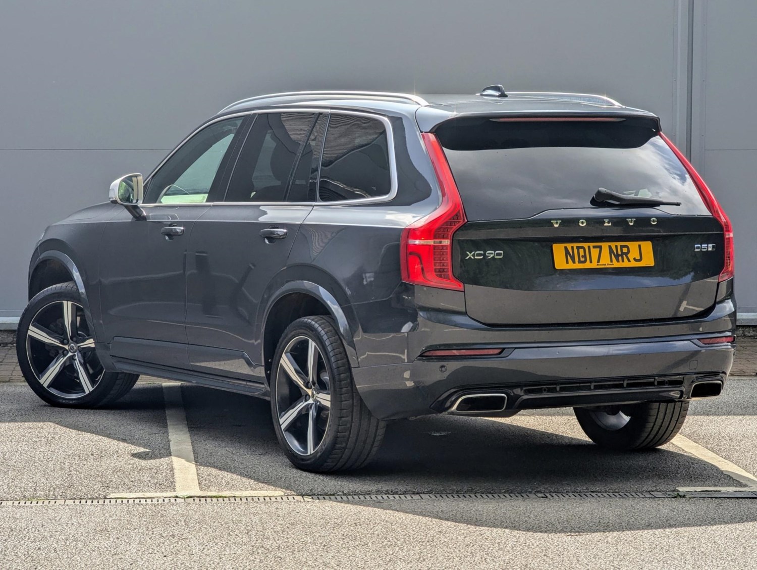 Volvo XC90 Listing Image