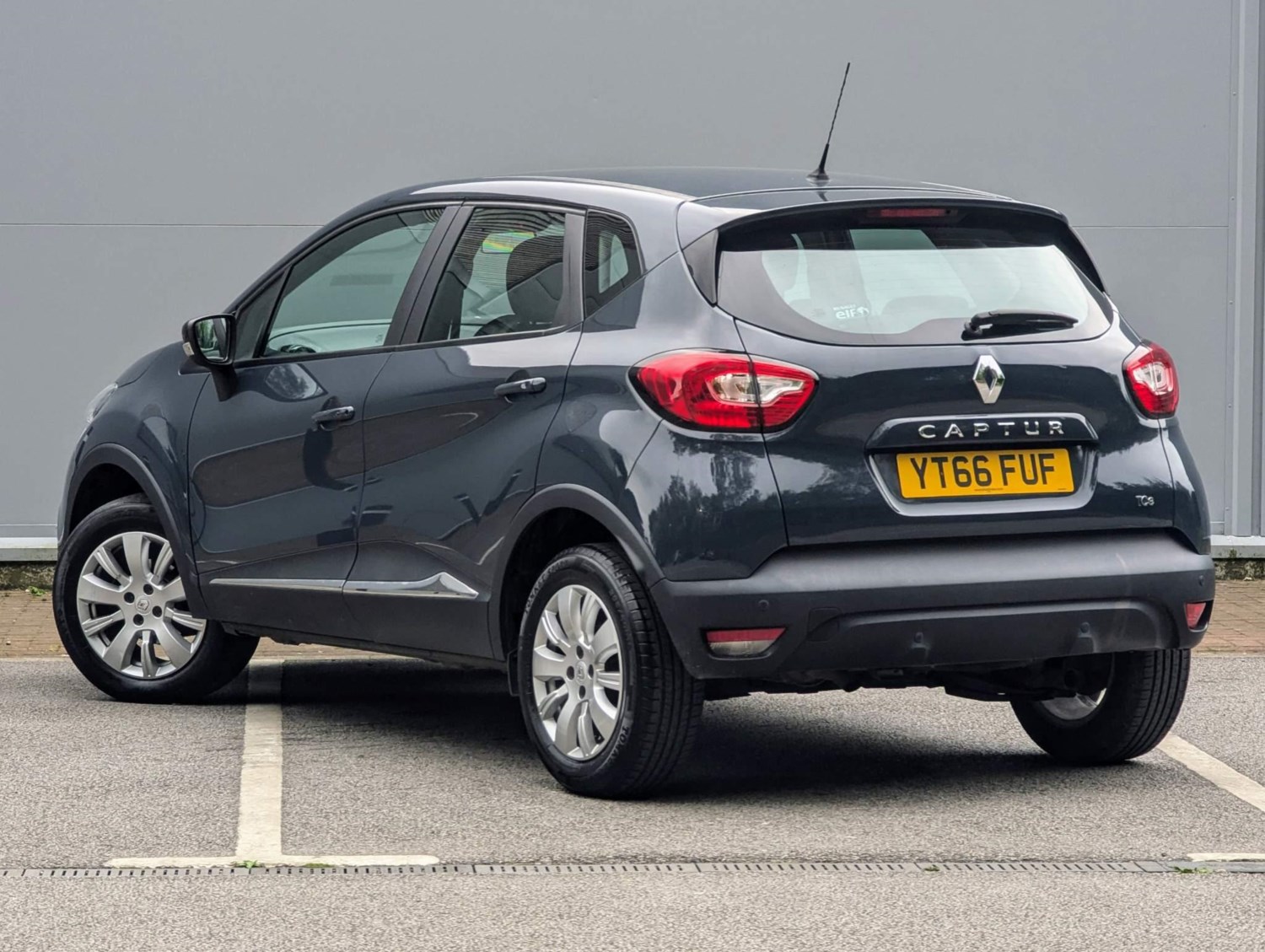 Renault Captur Listing Image