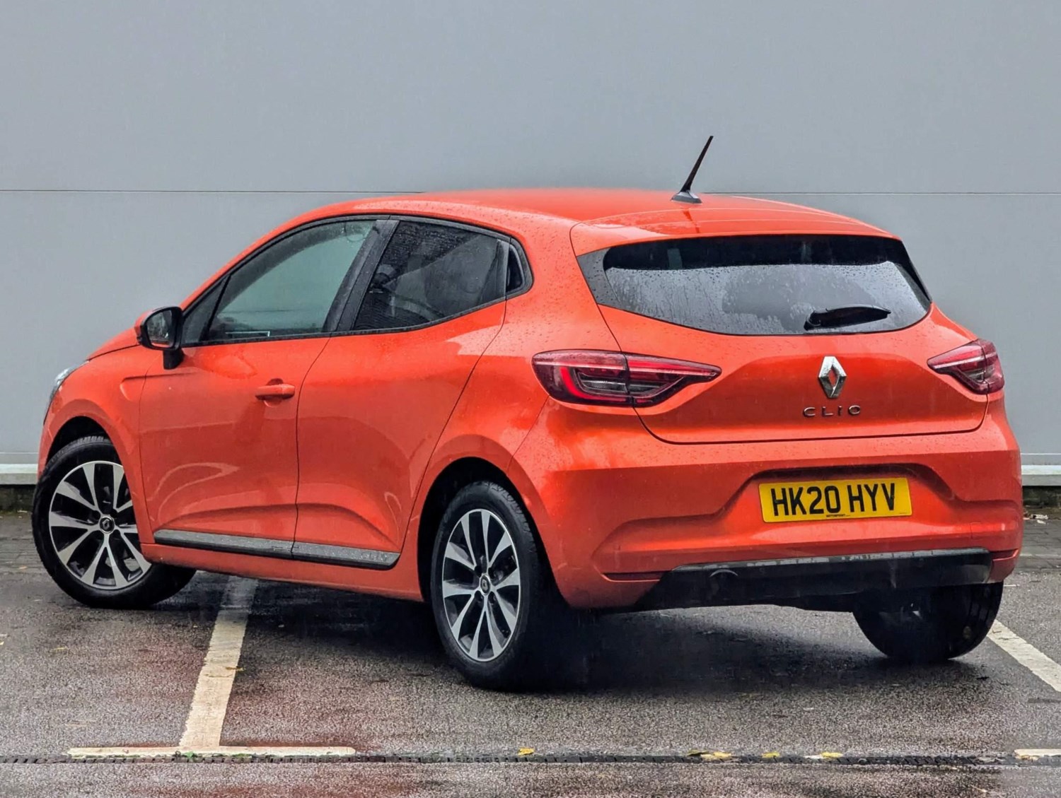 Renault Clio Listing Image