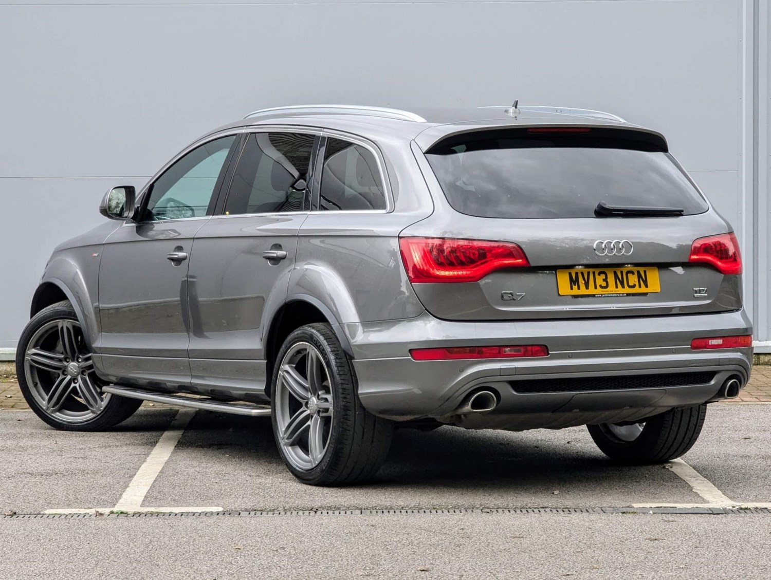 Audi Q7 Listing Image