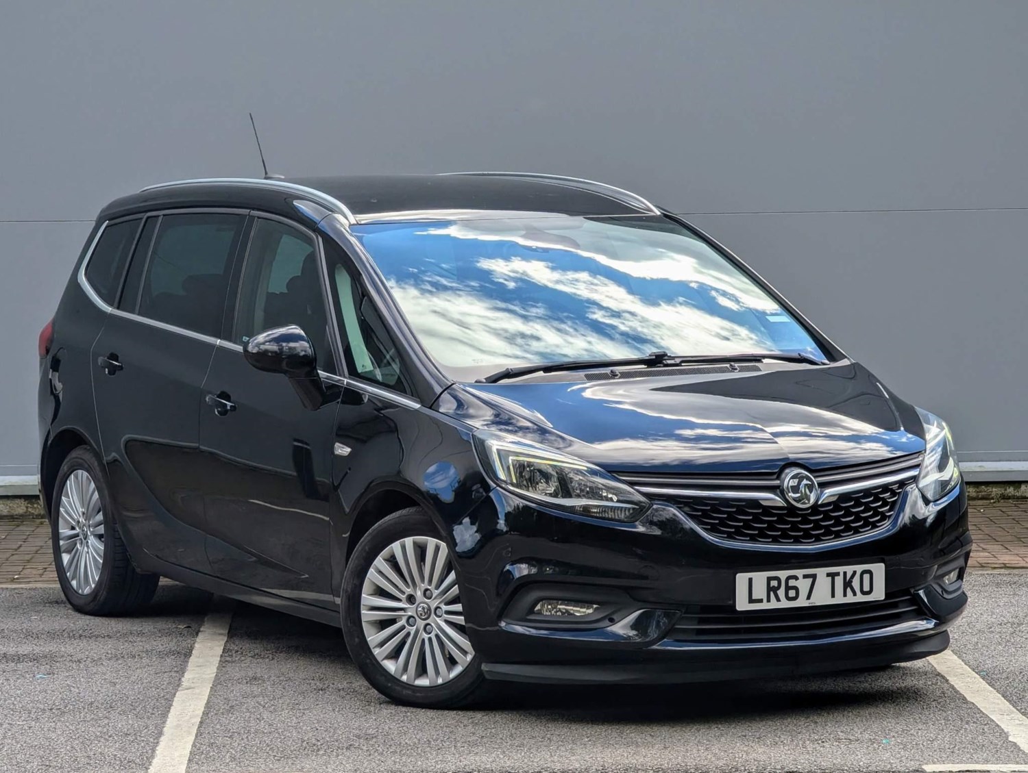 Vauxhall Zafira Tourer Listing Image