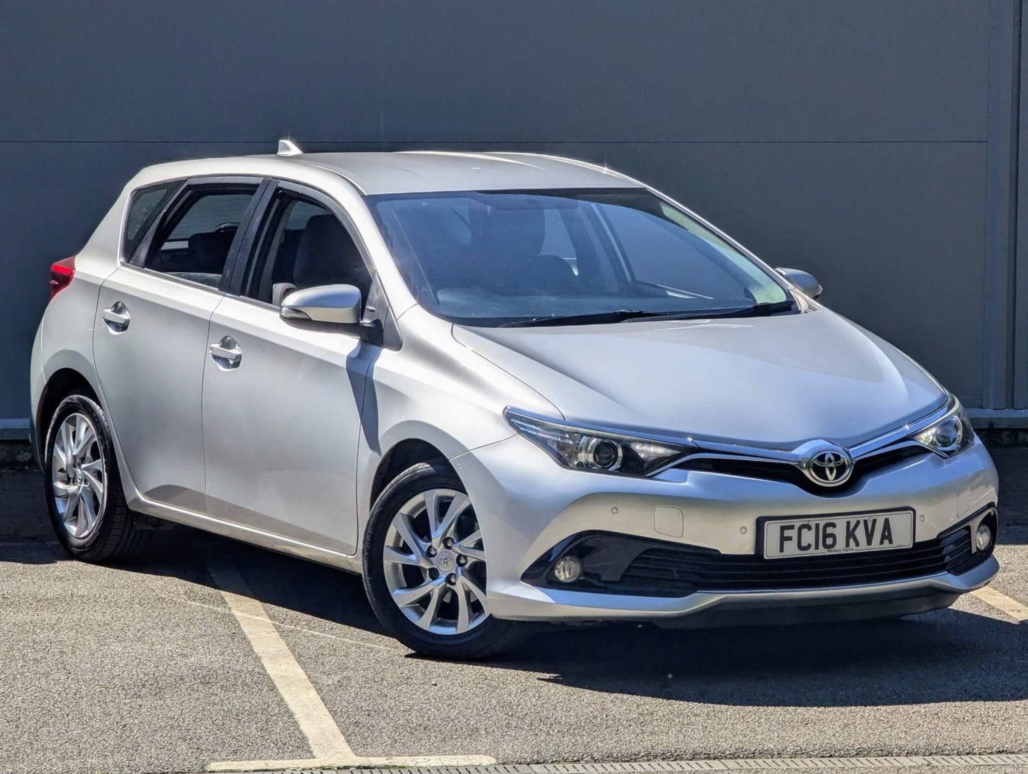 Toyota Auris Listing Image