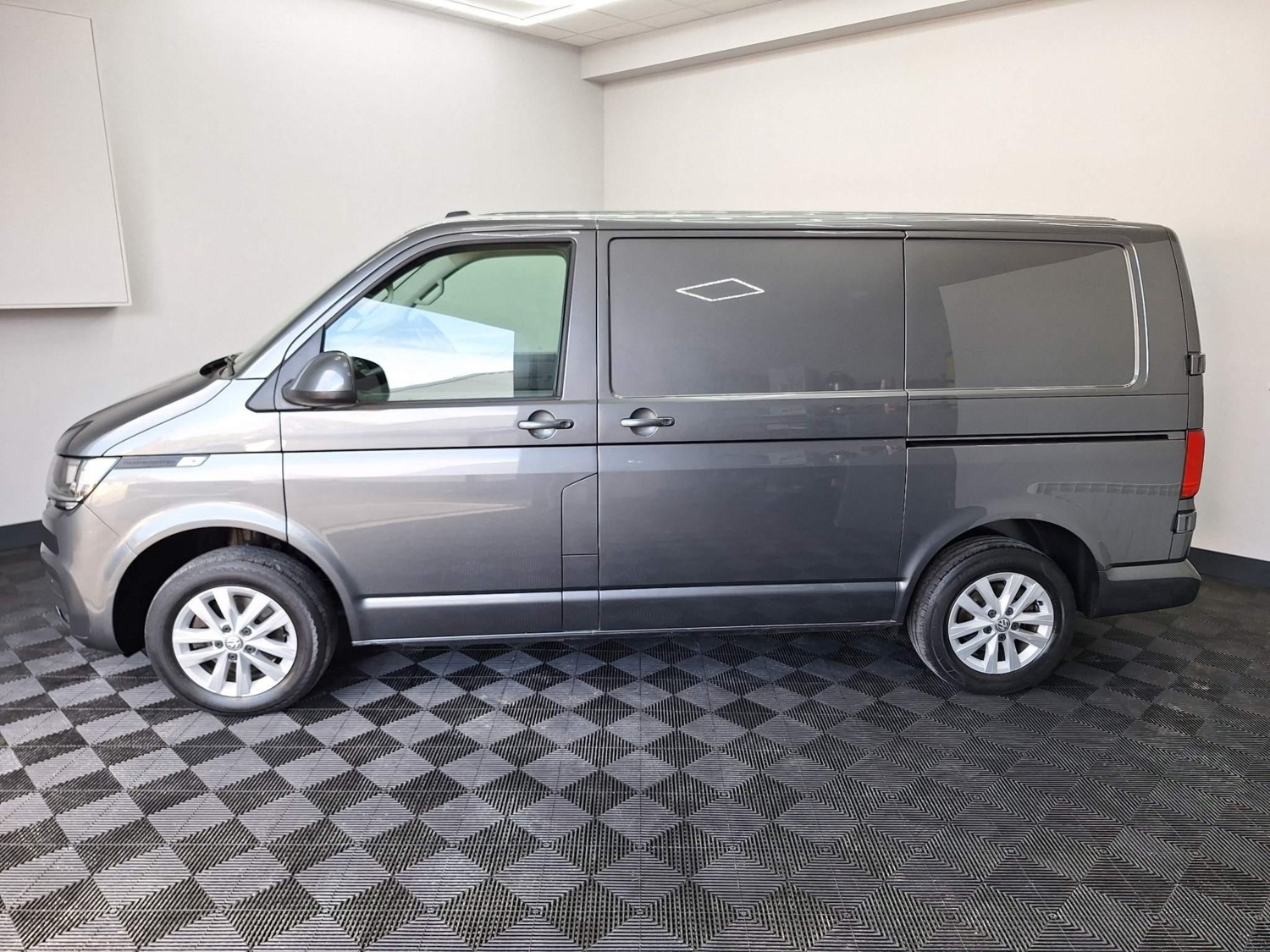 Volkswagen Transporter Listing Image