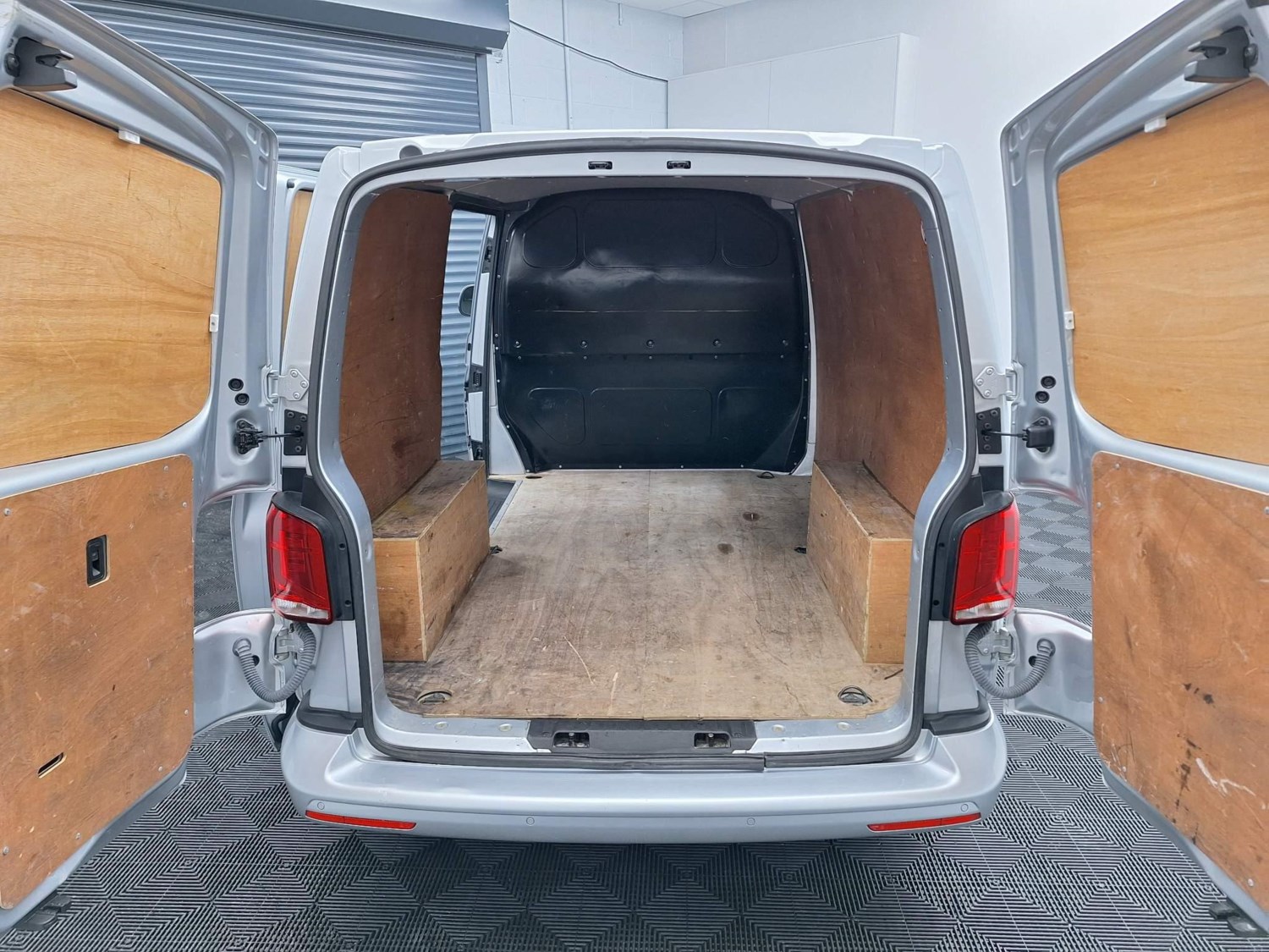 Volkswagen Transporter Listing Image