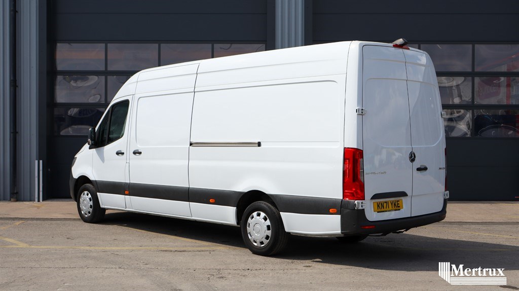 Mercedes-Benz Sprinter Listing Image