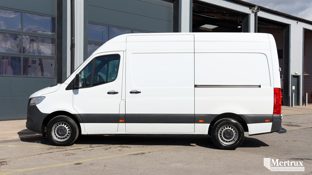 Mercedes-Benz Sprinter Listing Image