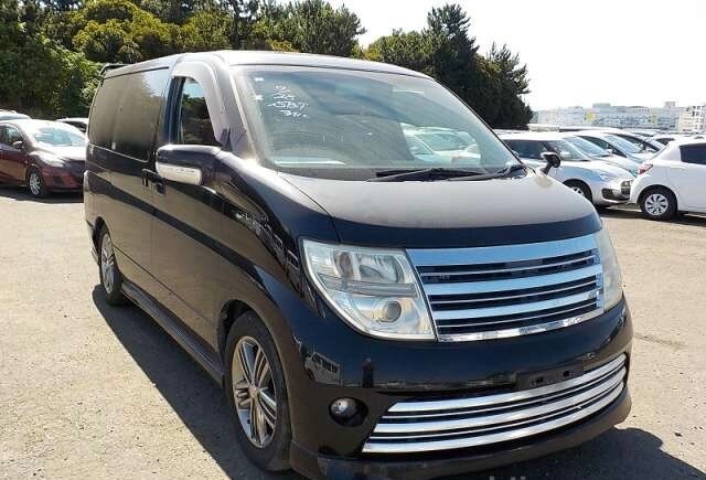 Nissan Elgrand Listing Image