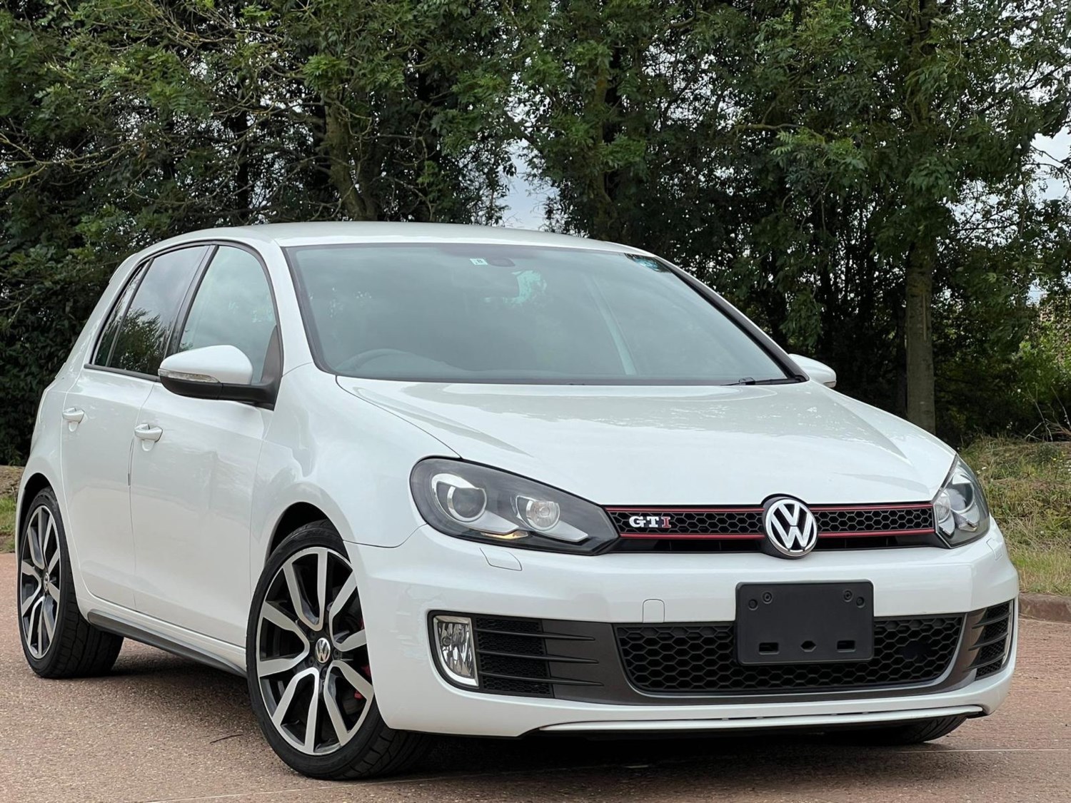 Volkswagen Golf Listing Image