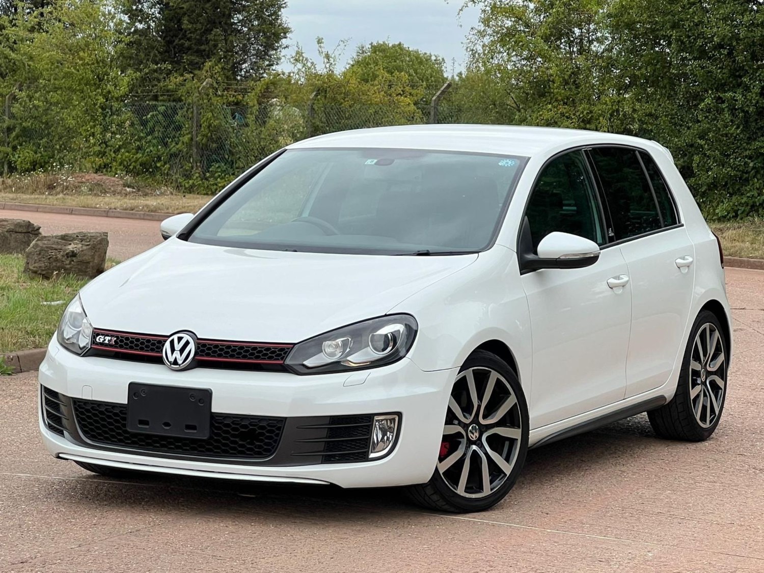 Volkswagen Golf Listing Image