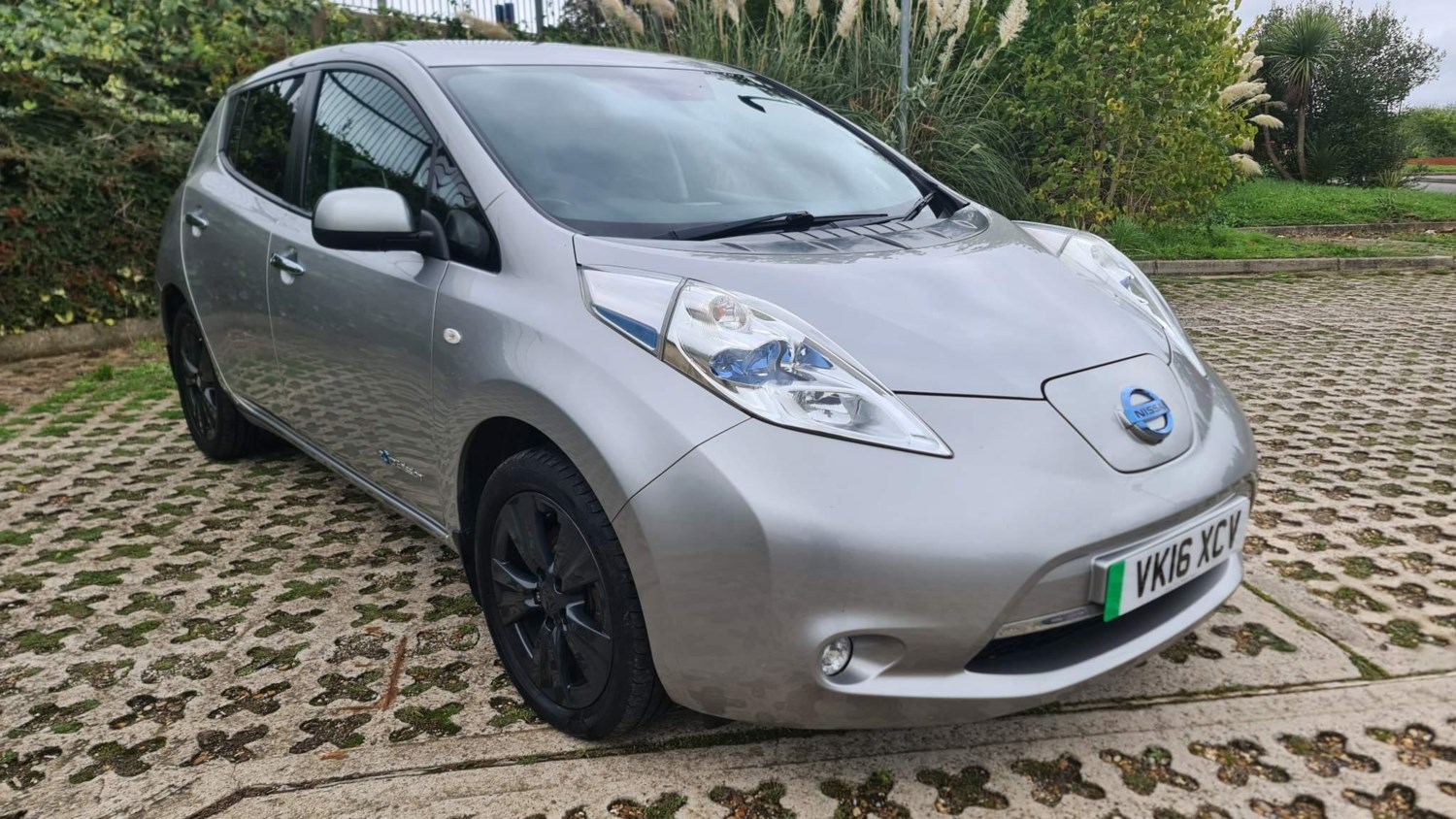 Nissan Leaf Listing Image