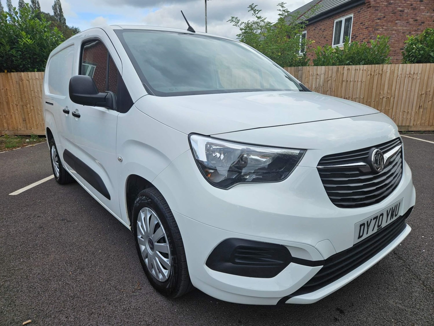 Vauxhall Combo Listing Image