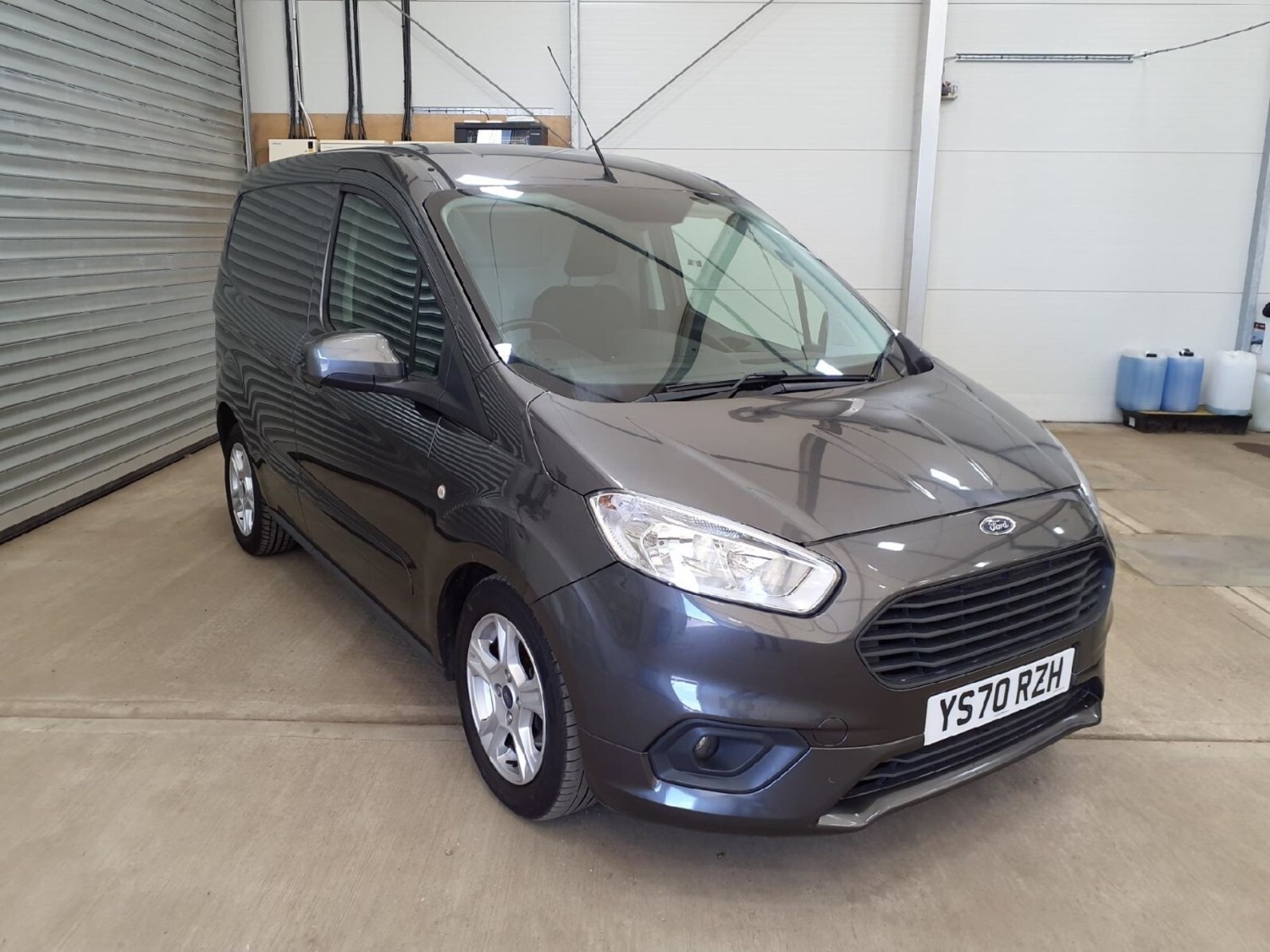 Ford Transit Courier Listing Image