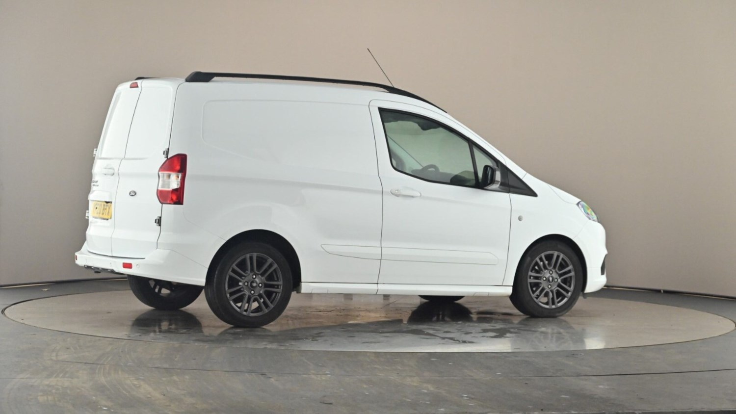 Ford Transit Courier Listing Image