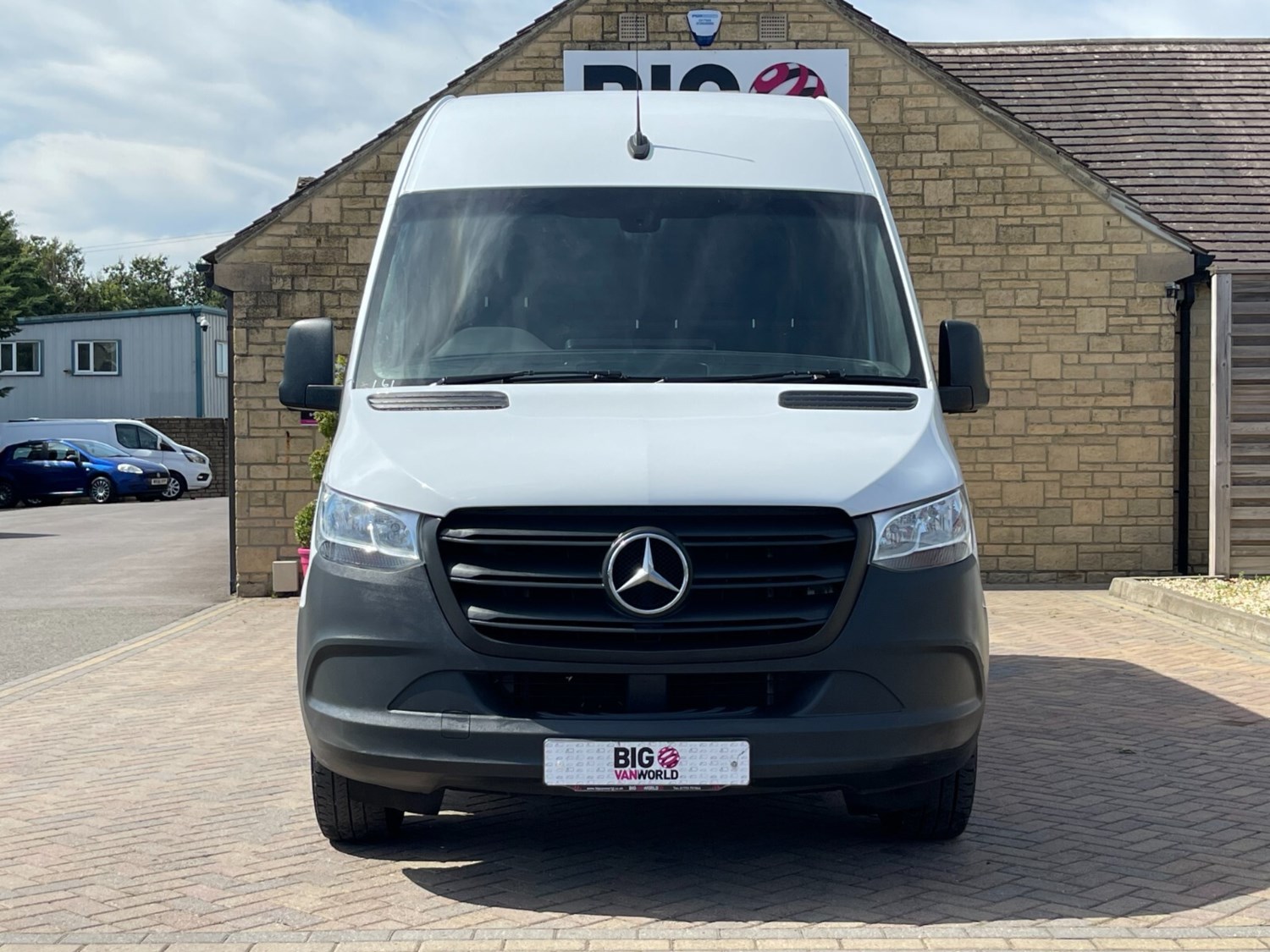 Mercedes-Benz Sprinter Listing Image