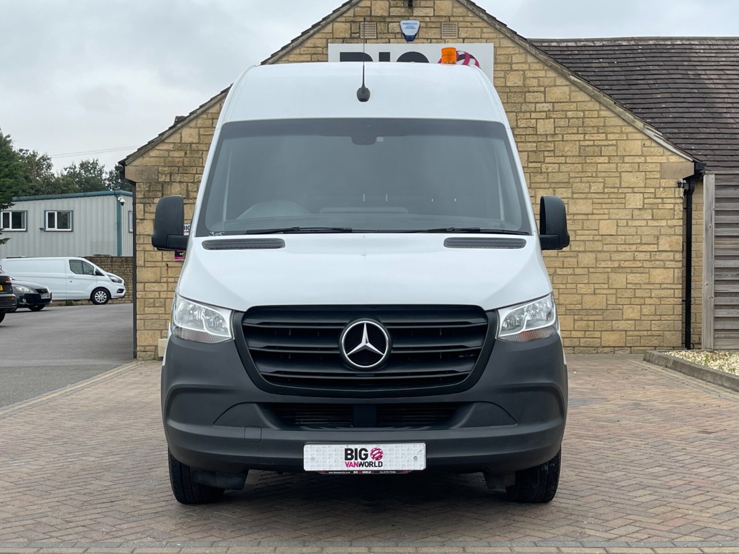 Mercedes-Benz Sprinter Listing Image