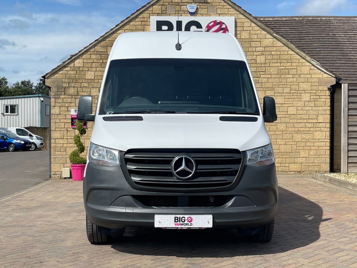 Mercedes-Benz Sprinter Listing Image