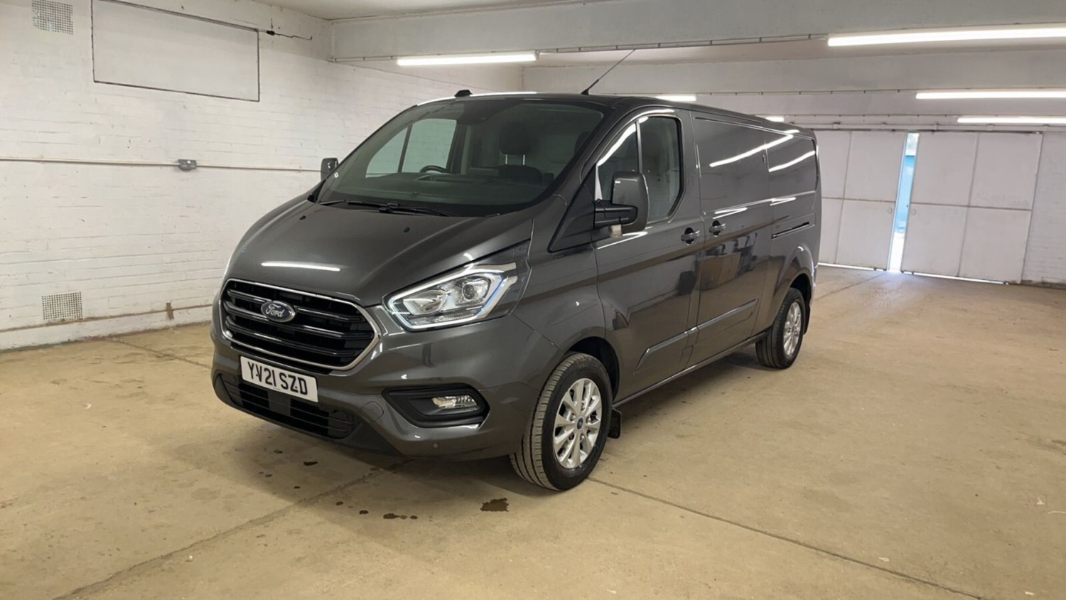 Ford Transit Custom Listing Image