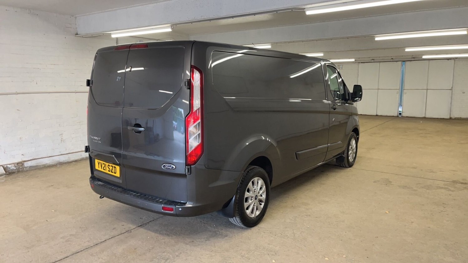 Ford Transit Custom Listing Image