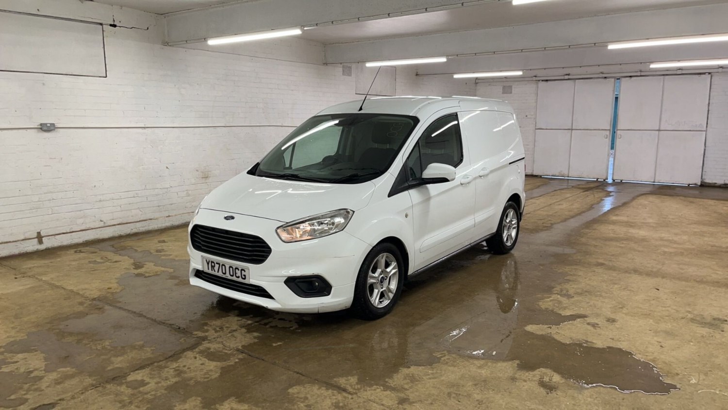 Ford Transit Courier Listing Image