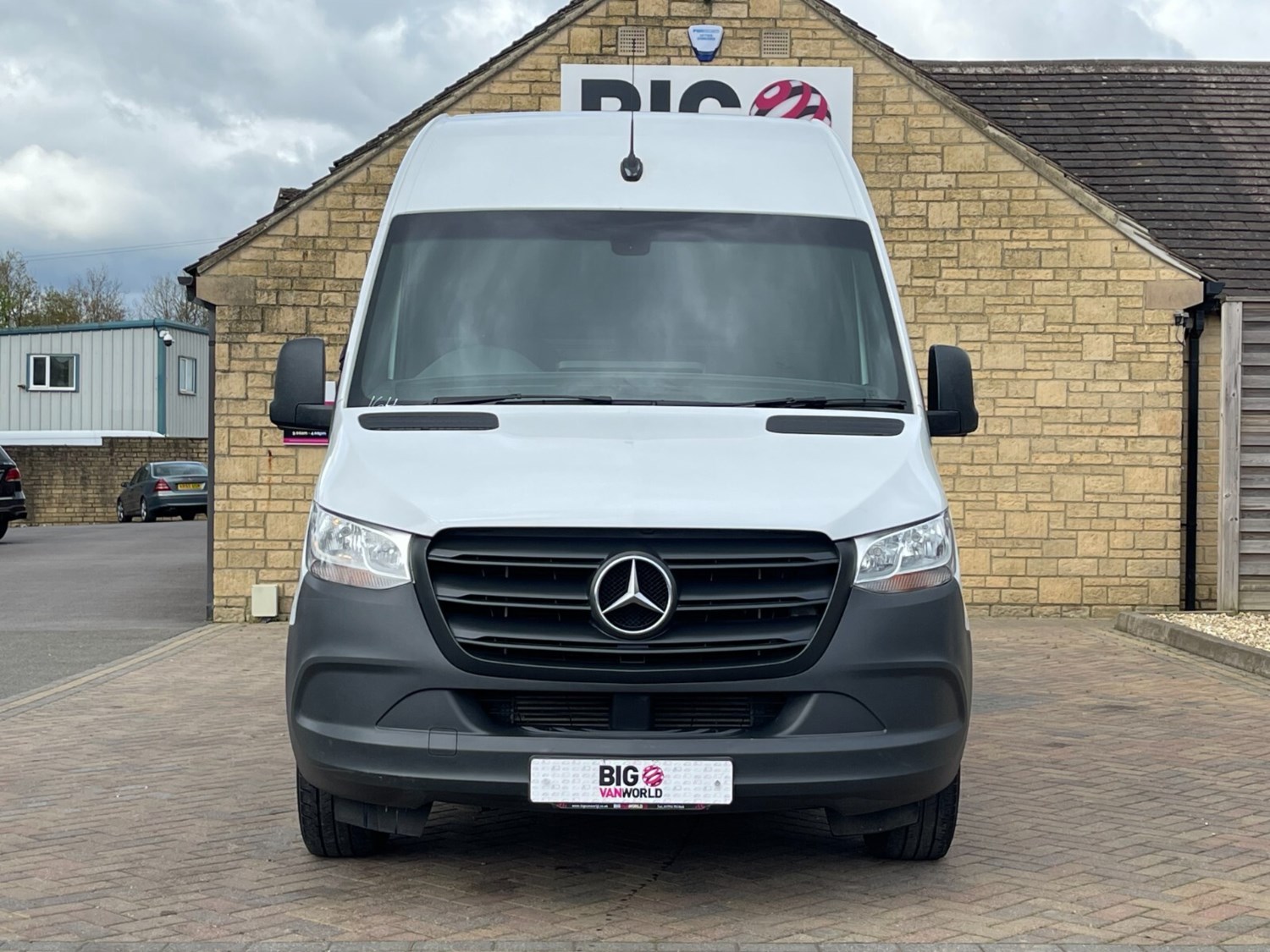 Mercedes-Benz Sprinter Listing Image