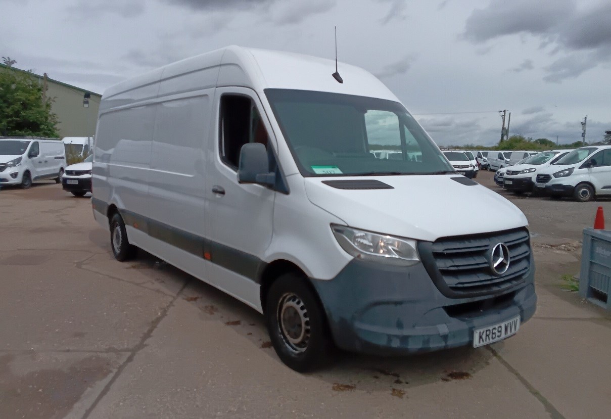 Mercedes-Benz Sprinter Listing Image