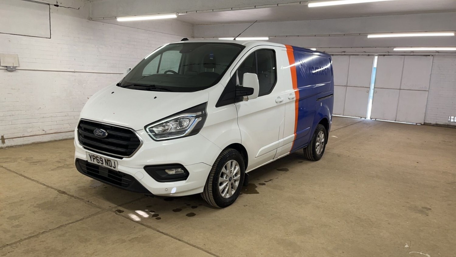 Ford Transit Custom Listing Image