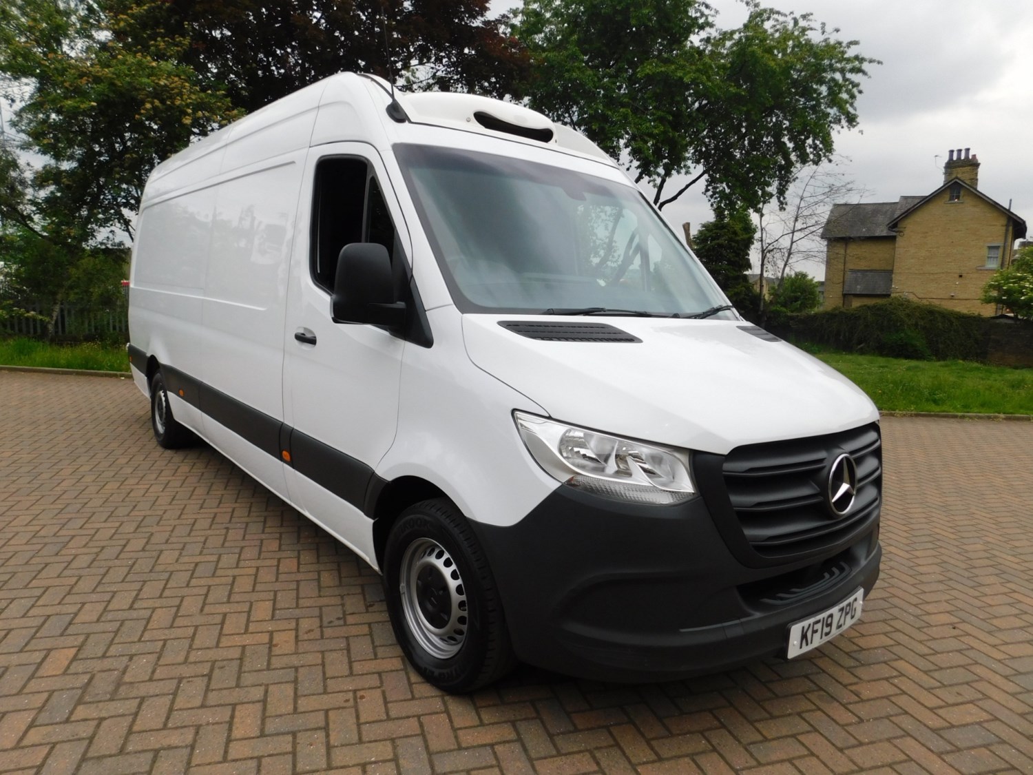 Mercedes-Benz Sprinter Listing Image