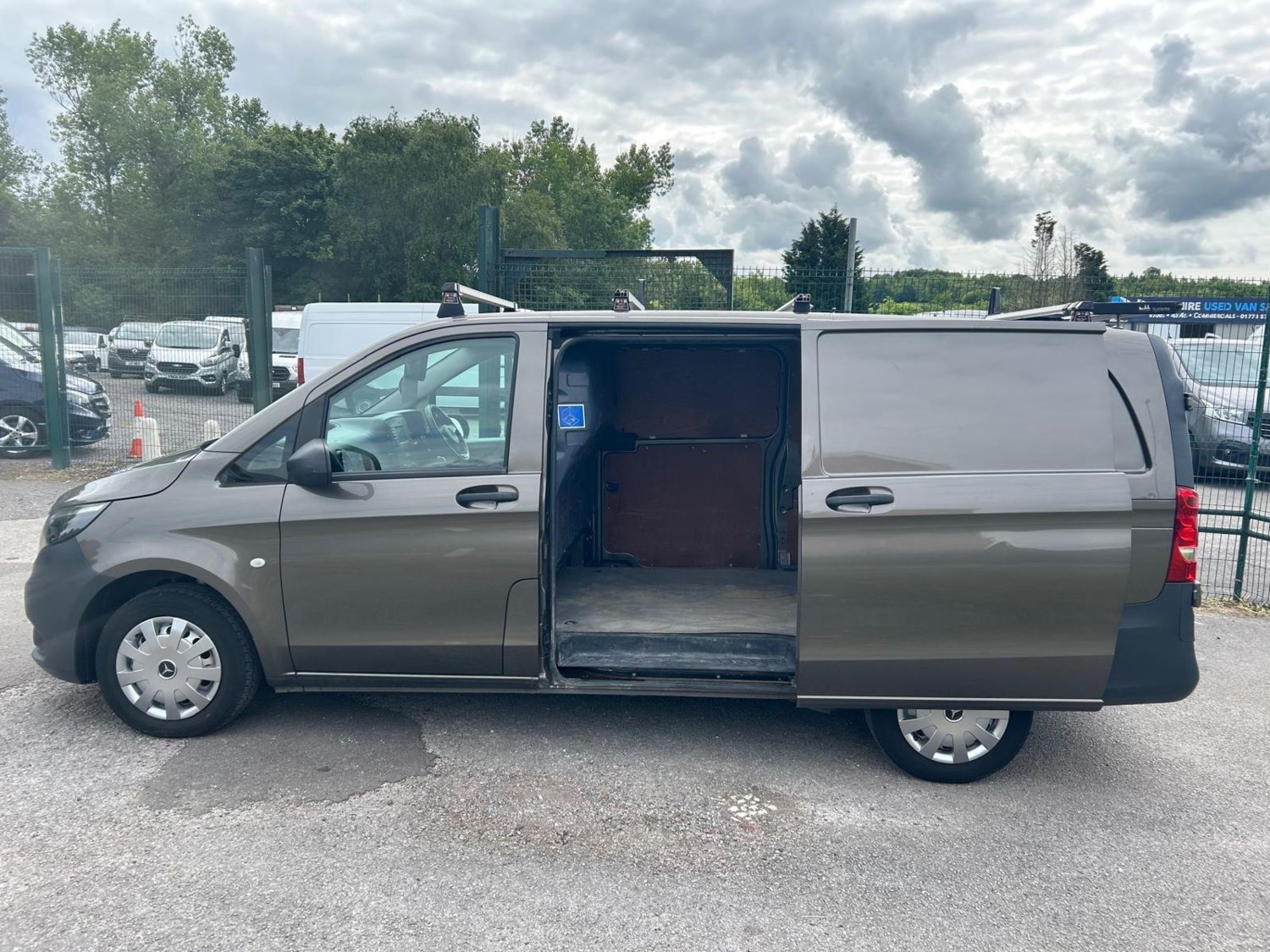 Mercedes-Benz Vito Listing Image