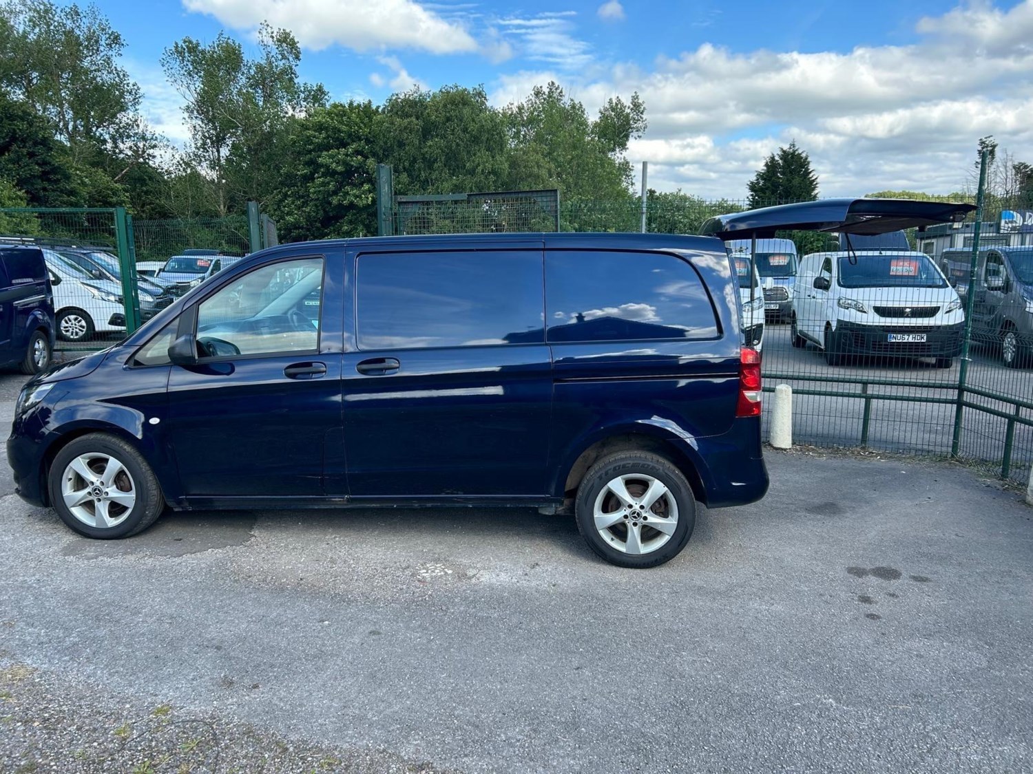 Mercedes-Benz Vito Listing Image