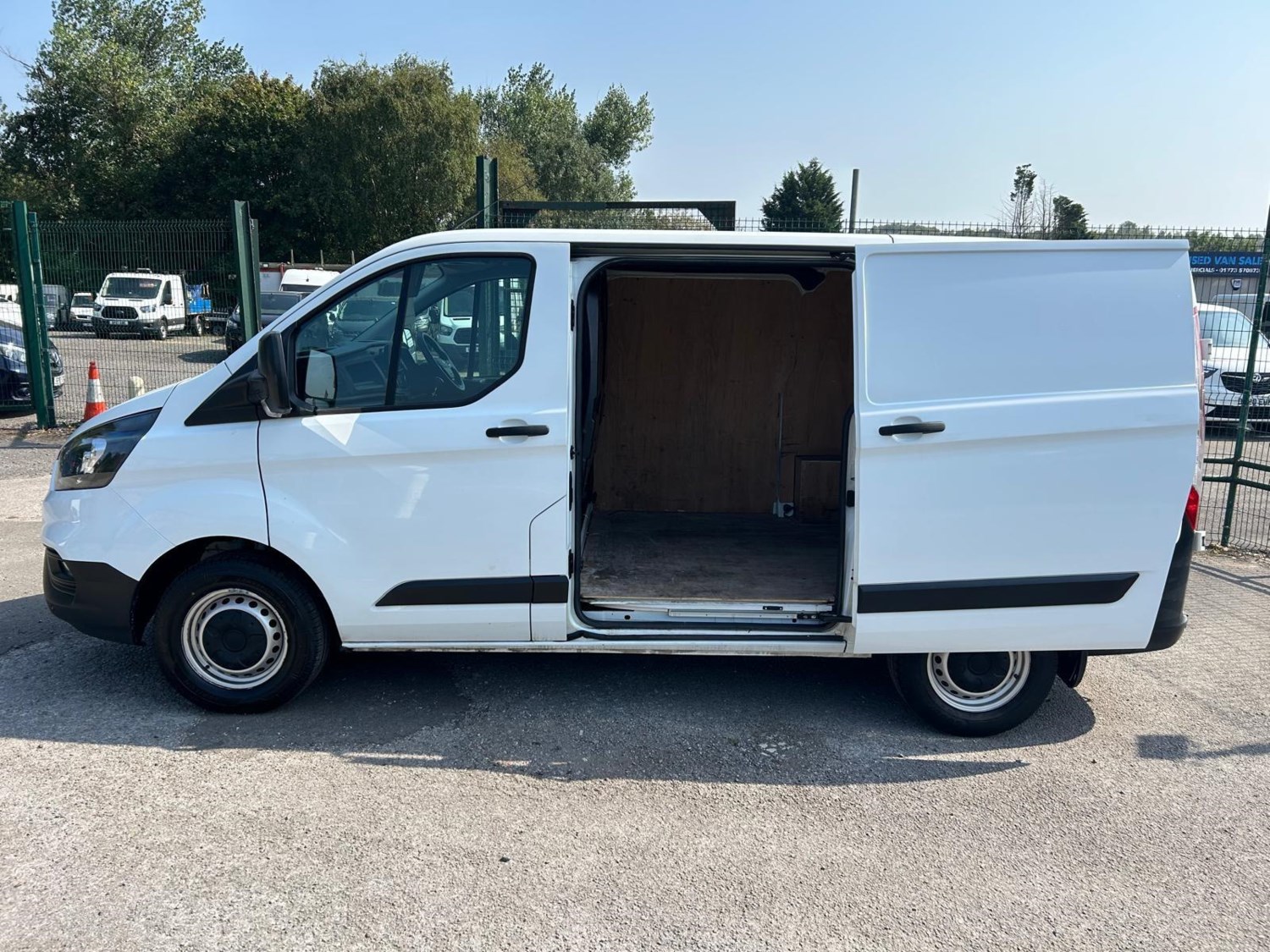 Ford Transit Custom Listing Image