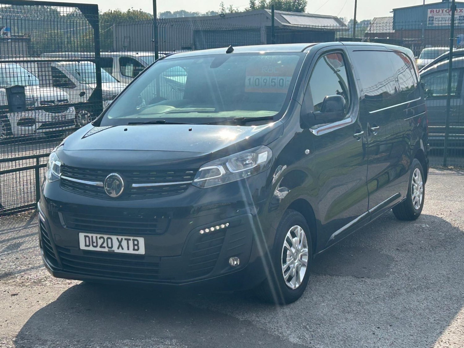 Vauxhall Vivaro Listing Image