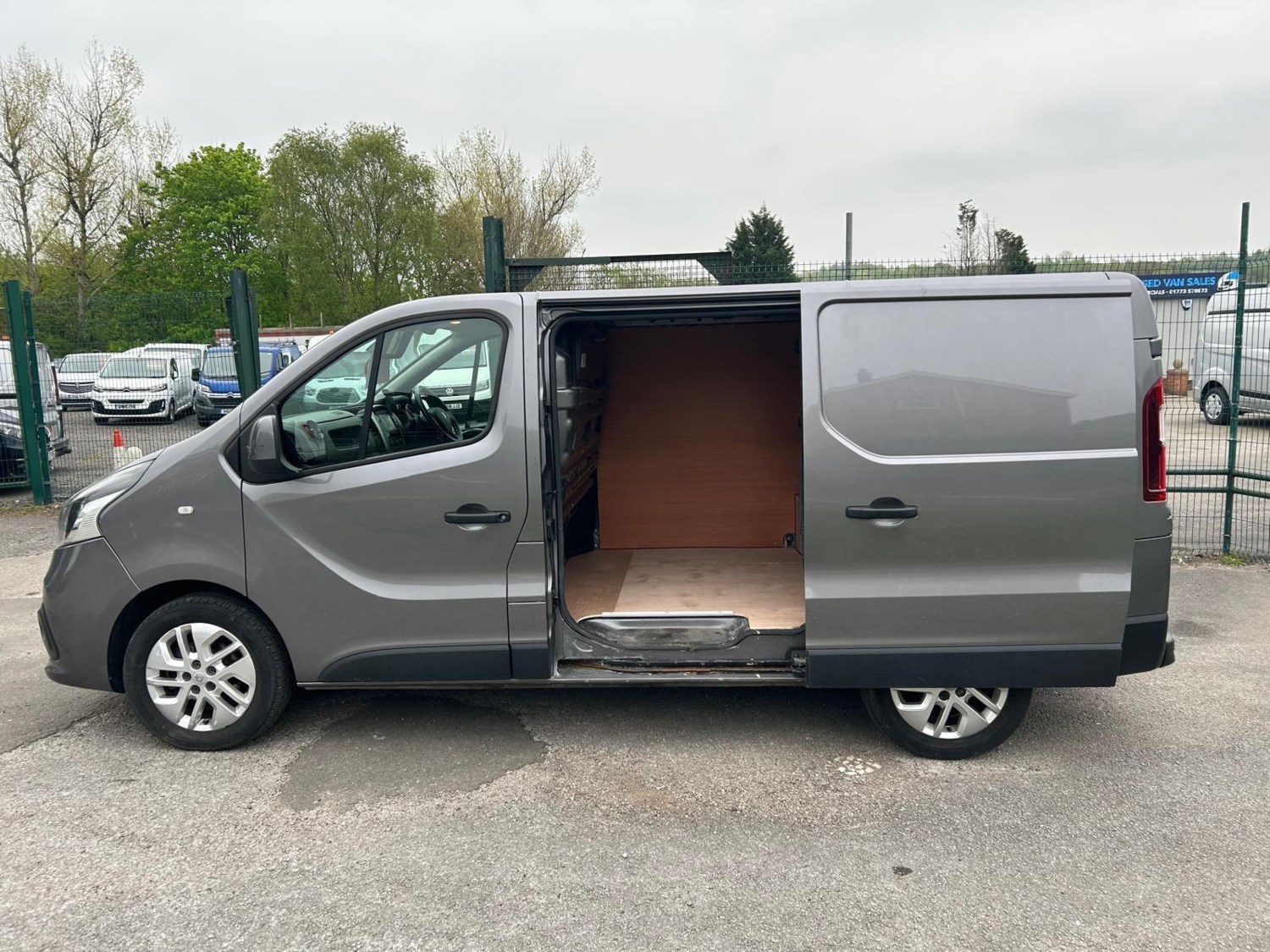 Renault Trafic Listing Image