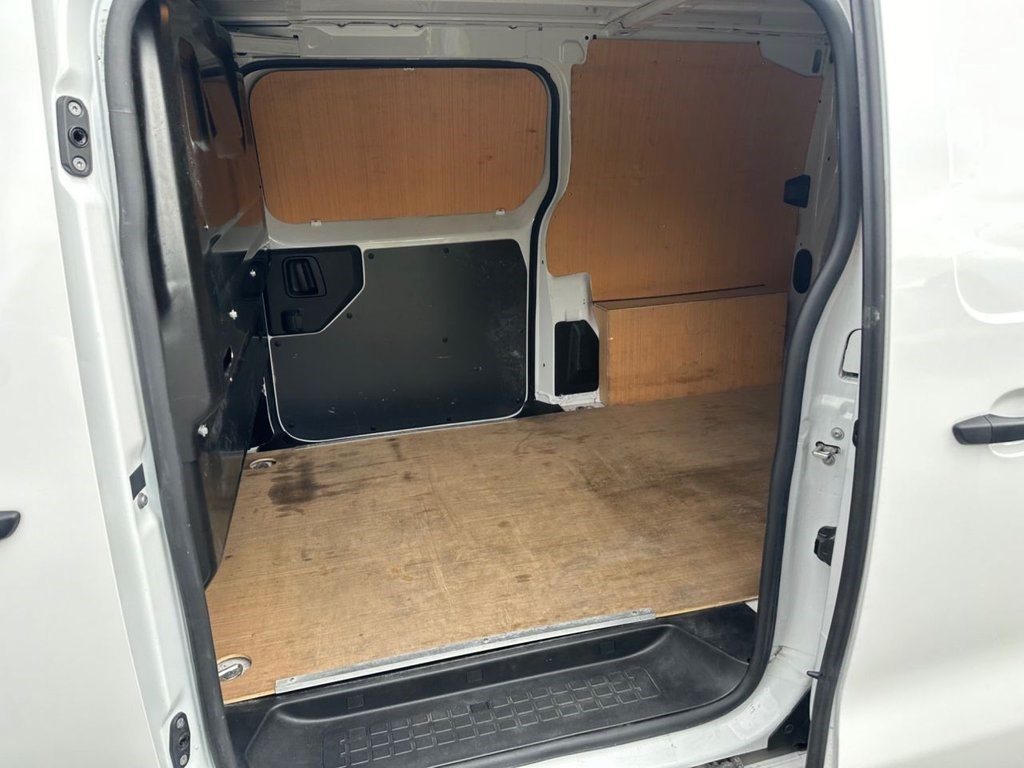 Vauxhall Vivaro Listing Image