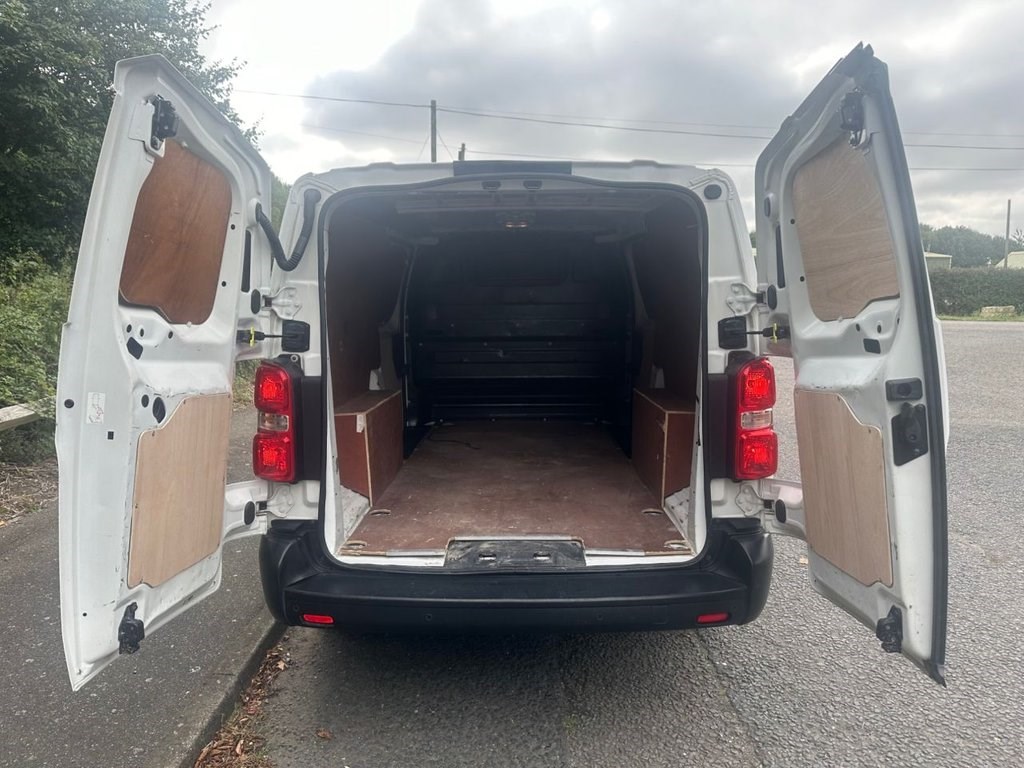 Vauxhall Vivaro Listing Image