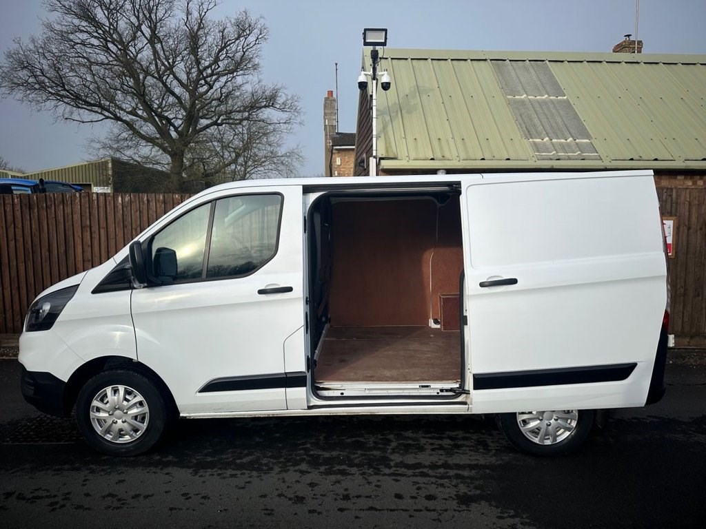 Ford Transit Custom Listing Image