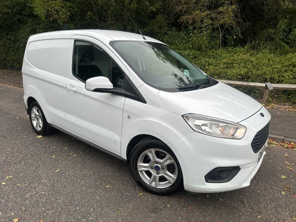 Ford Transit Courier Listing Image