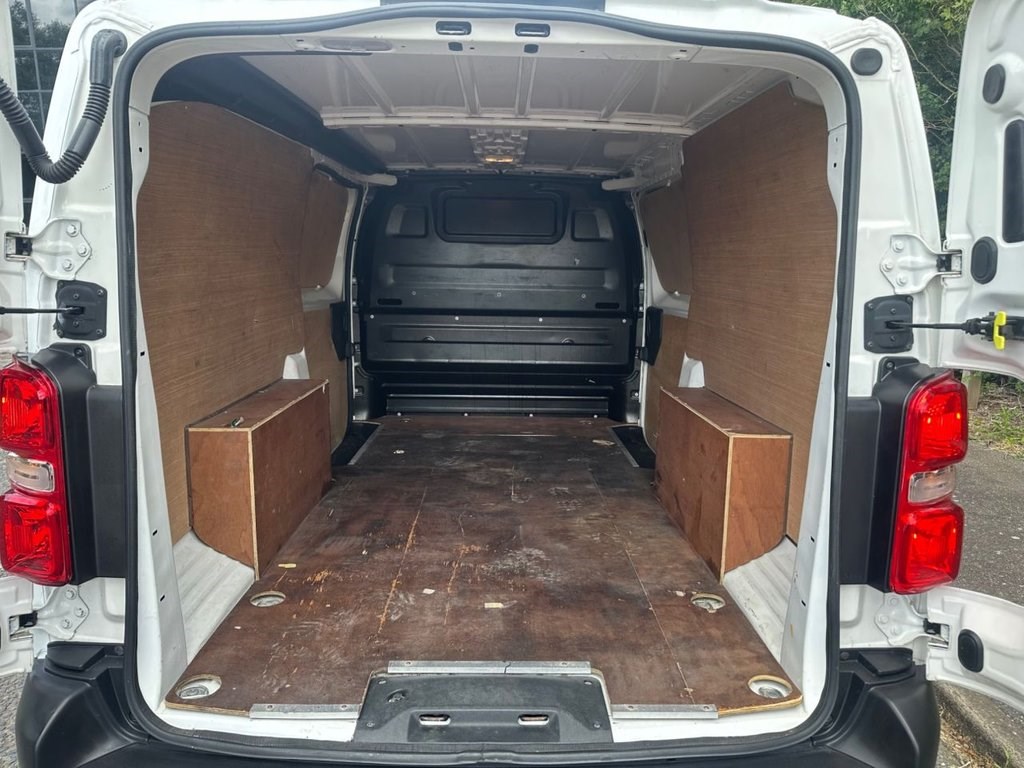 Vauxhall Vivaro Listing Image