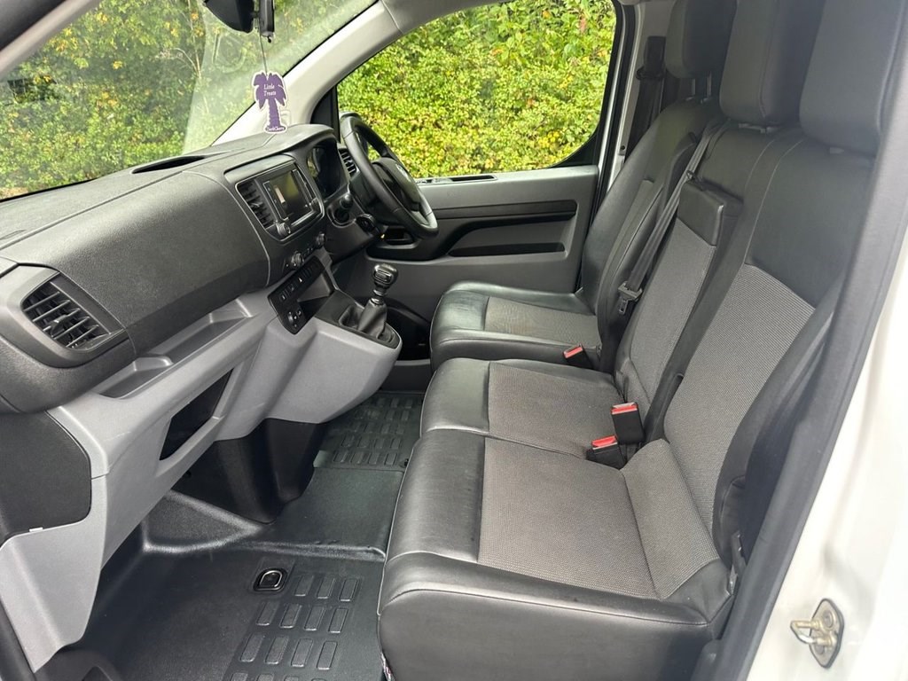 Vauxhall Vivaro Listing Image