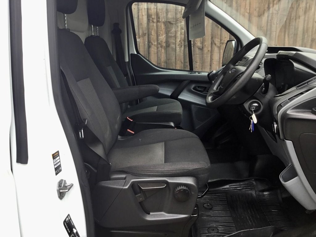 Ford Transit Custom Listing Image