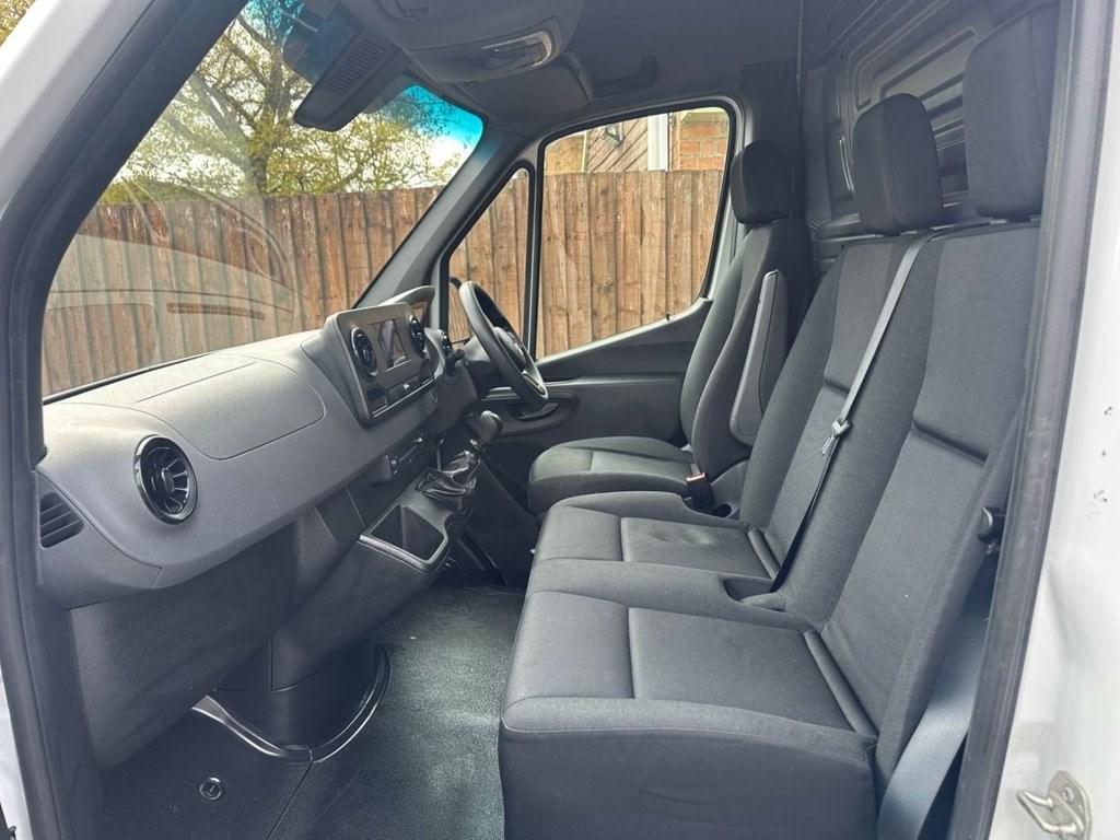 Mercedes-Benz Sprinter Listing Image