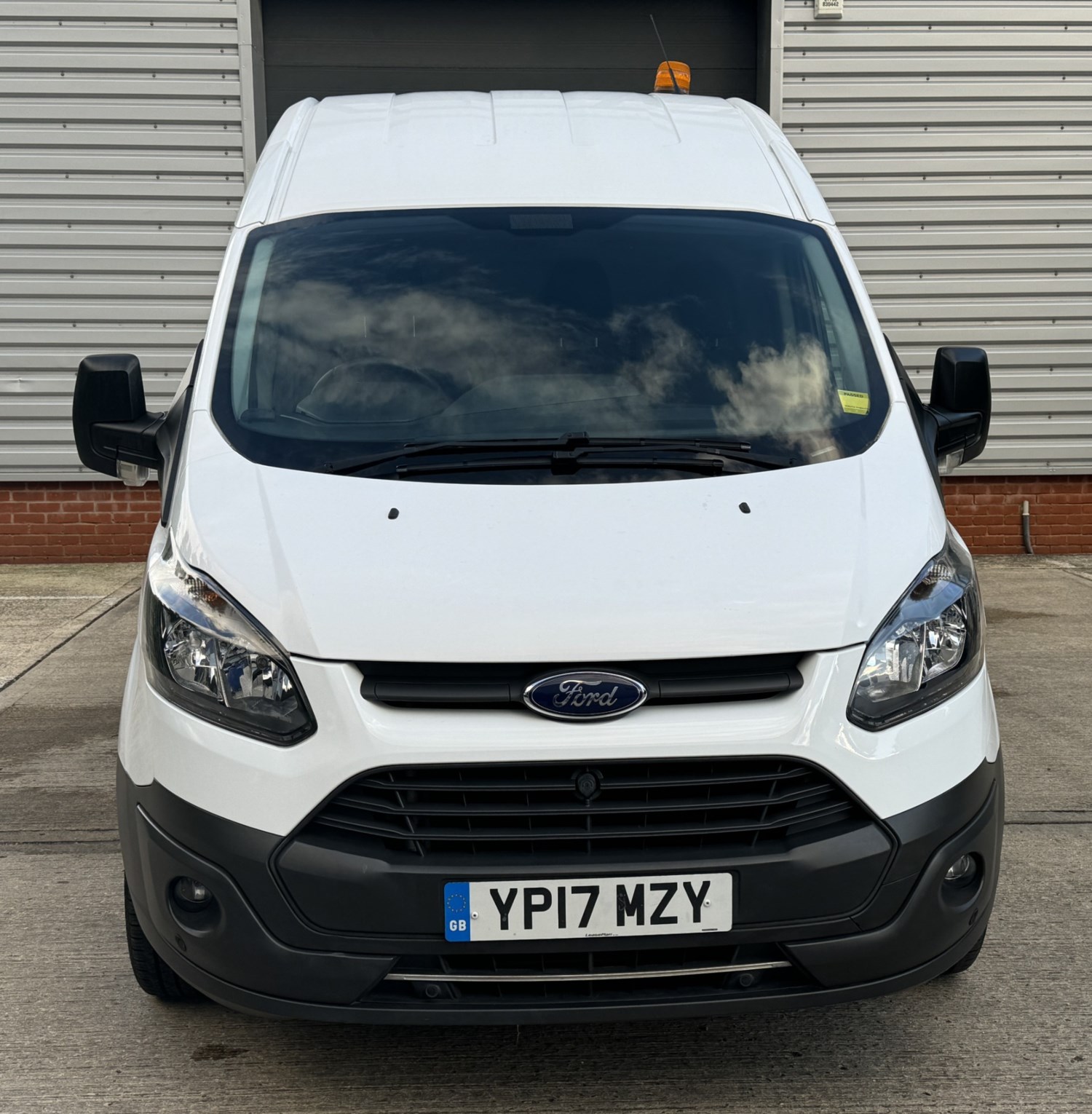 Ford Transit Custom Listing Image