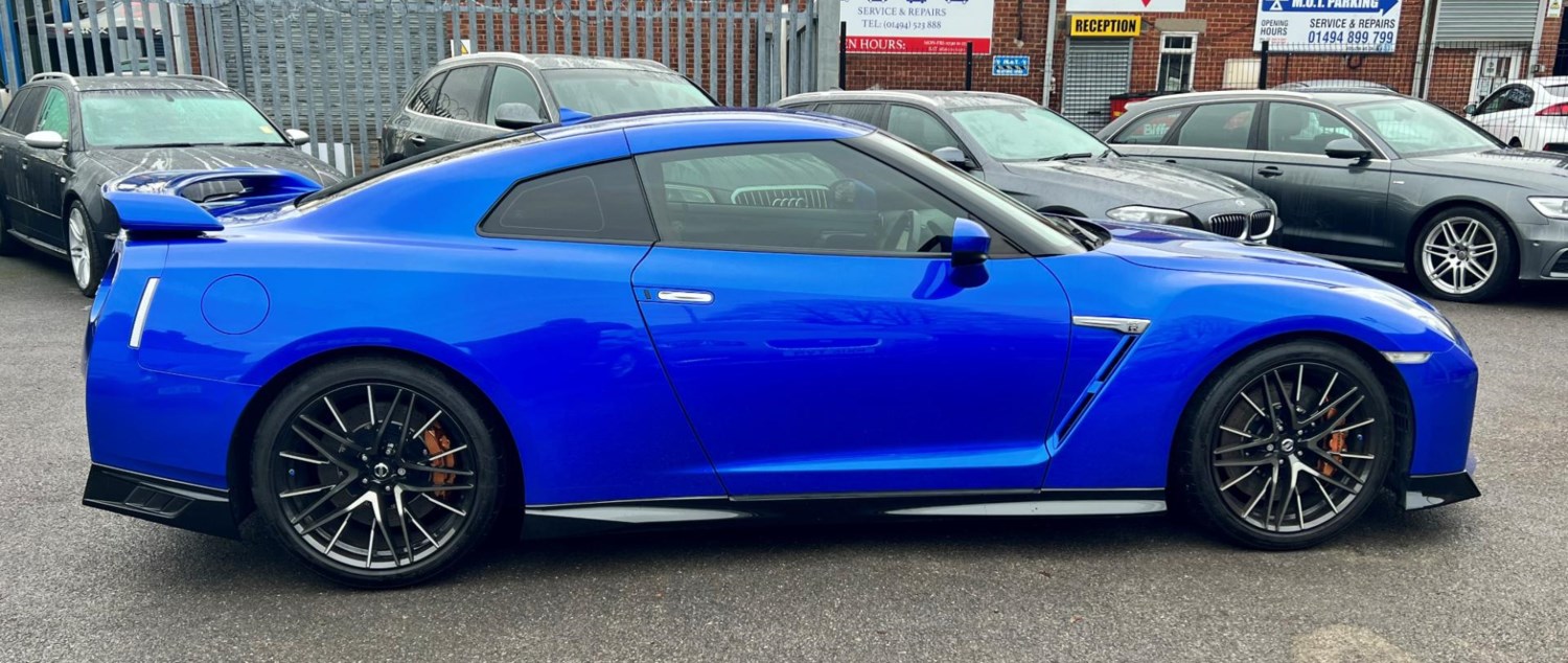 Nissan GT-R Listing Image