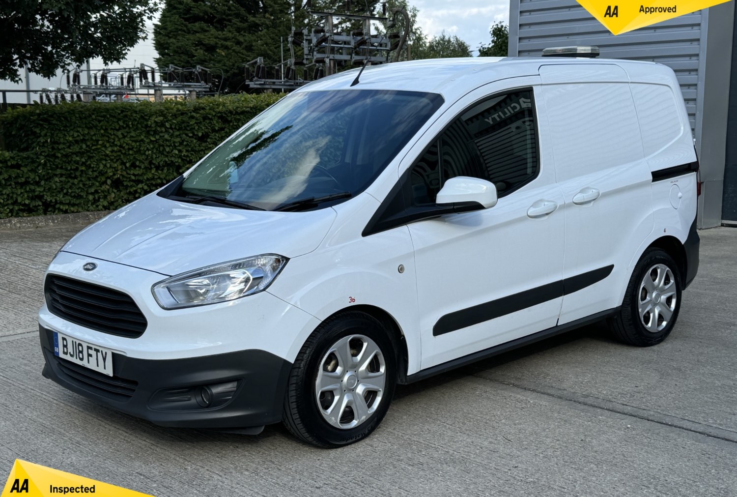 Ford Transit Courier Listing Image