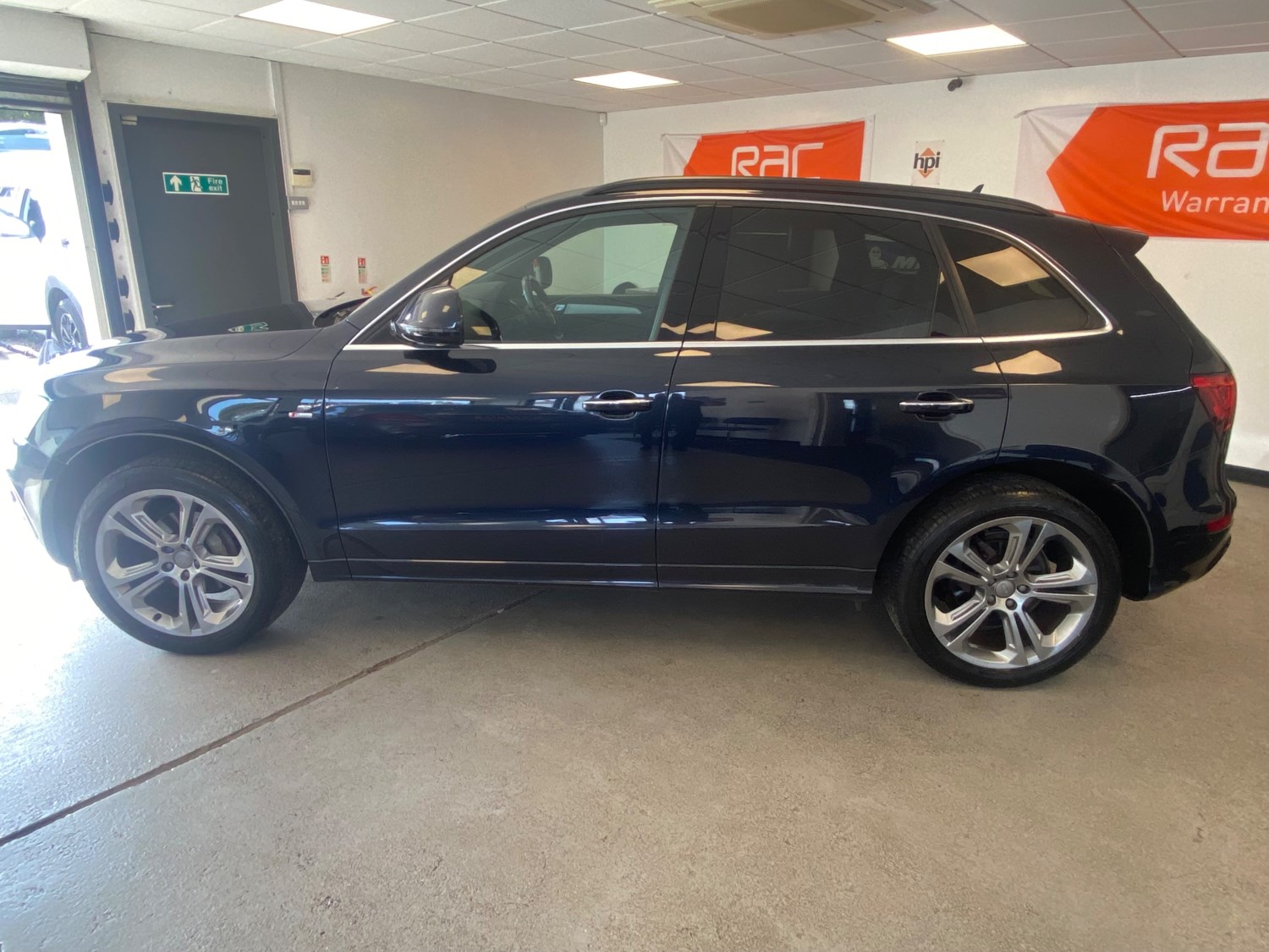 Audi Q5 Listing Image